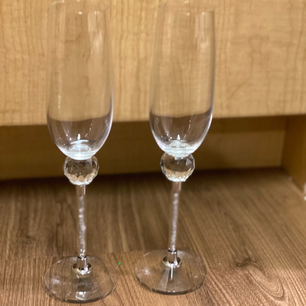 BRIDAL: Matching champagne flutes - Good for Wedding Head Table